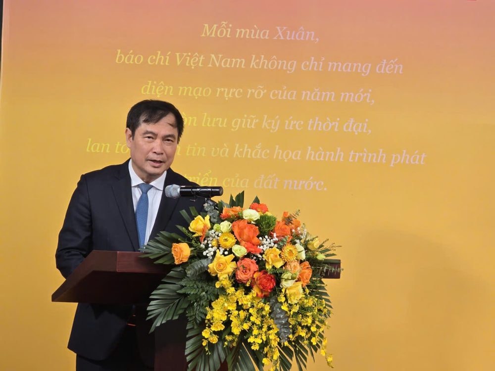 Trưng bày “Từ trang nhất đến trang sử” tôn vinh báo chí cách mạng Việt Nam