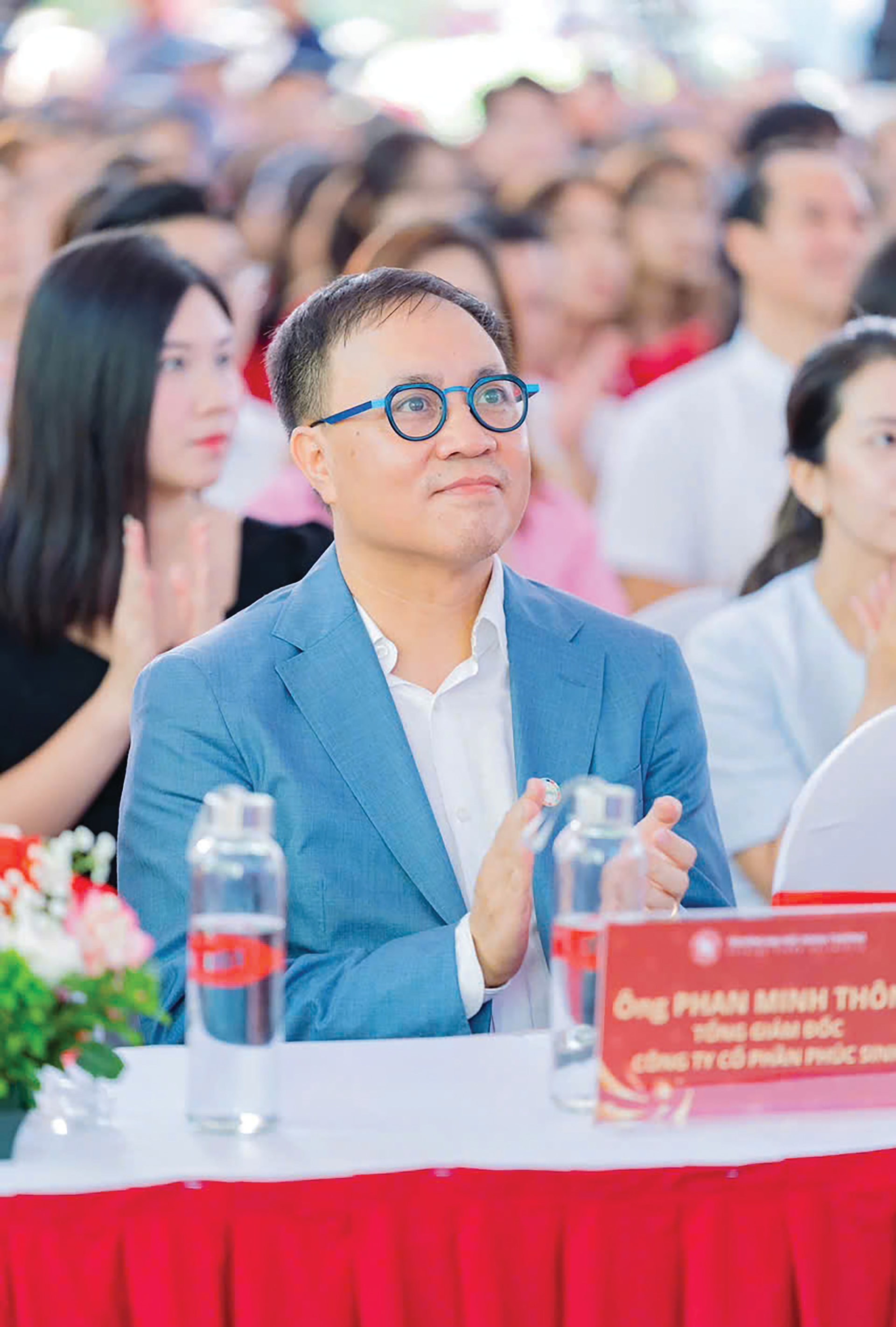 jpg01Ông Phan Minh Thông báo cáo Thủ tướng các kiến nghị gỡ vướng cho doanh nghiệp nông sản tại Diễn đàn Kinh tế tư nhân 2025.01