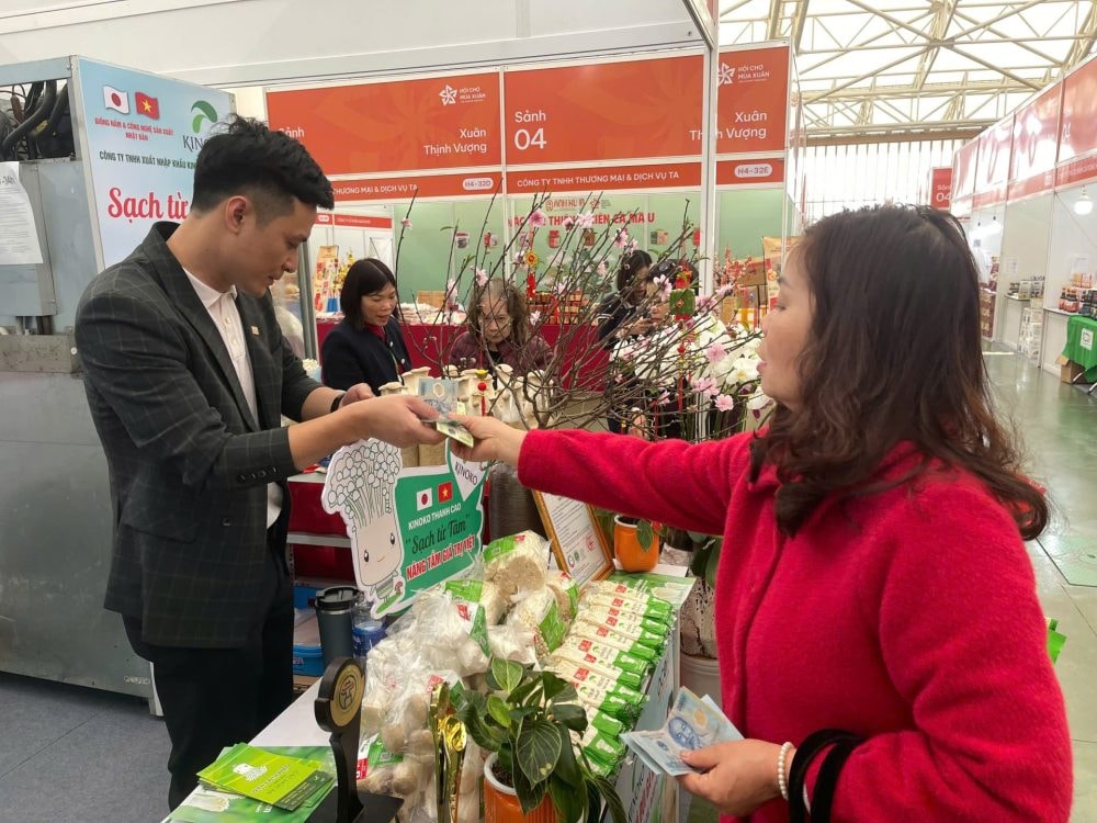 Hơn 200 kg nấm sạch tiêu thụ sau hai ngày tại Hội chợ Mùa Xuân 2026