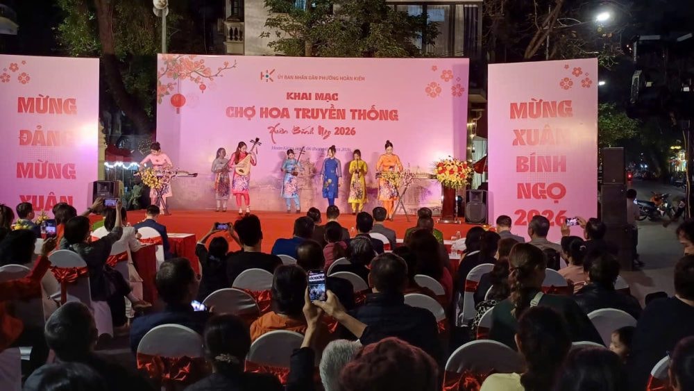 Văn Nghệ Tối Khai Mạc 6.2