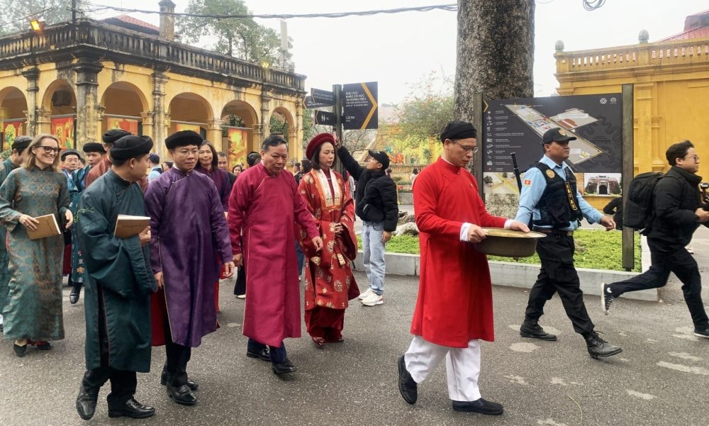 đoàn Nghi Lễ (2)