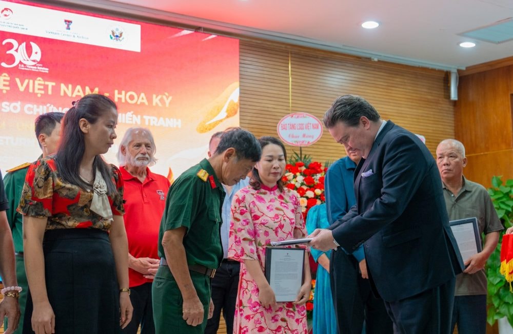 4 Trao Trả Hồ Sơ 2025