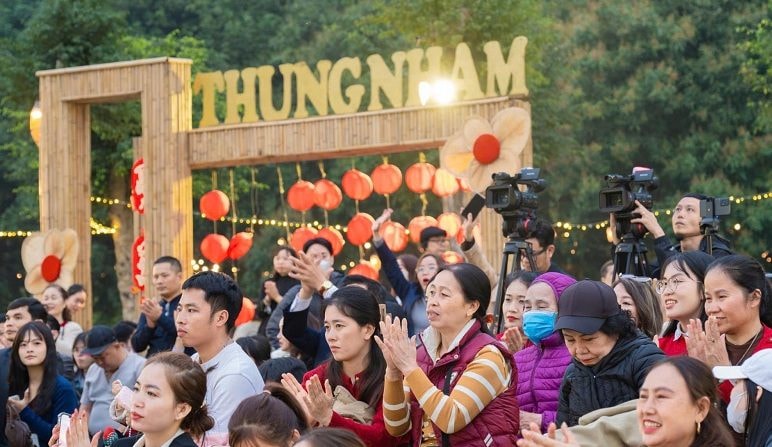 Ninh Binh Don Hon 136 Trieu Luot Khach Dau Xuan Binh Ngo 3699