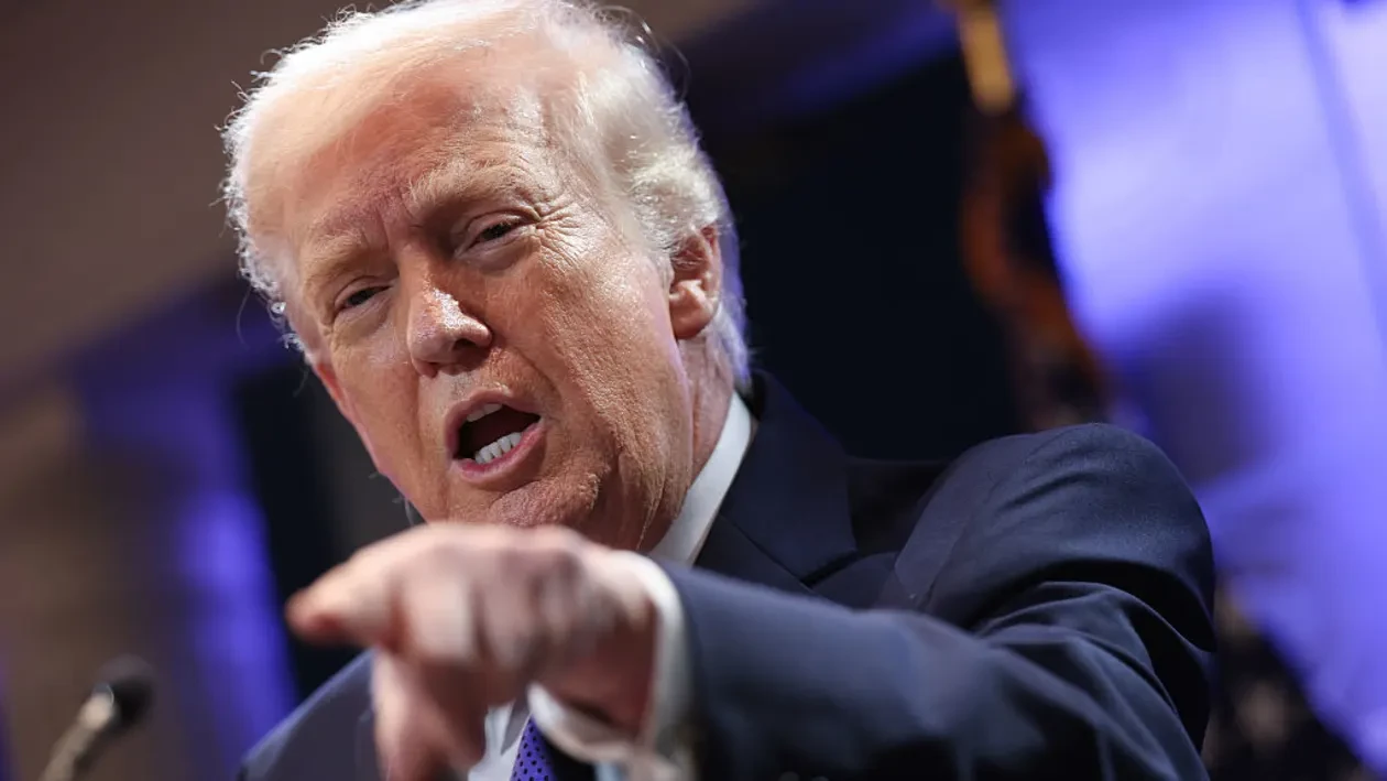 Mỹ áp thuế toàn cầu 15%, căng thẳng thương mại leo thang