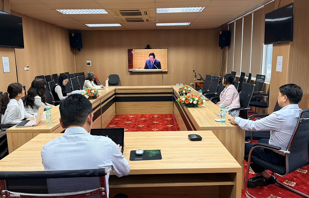 Các đại biểu tham dự Hội nghị tại nhiều điểm cầu.