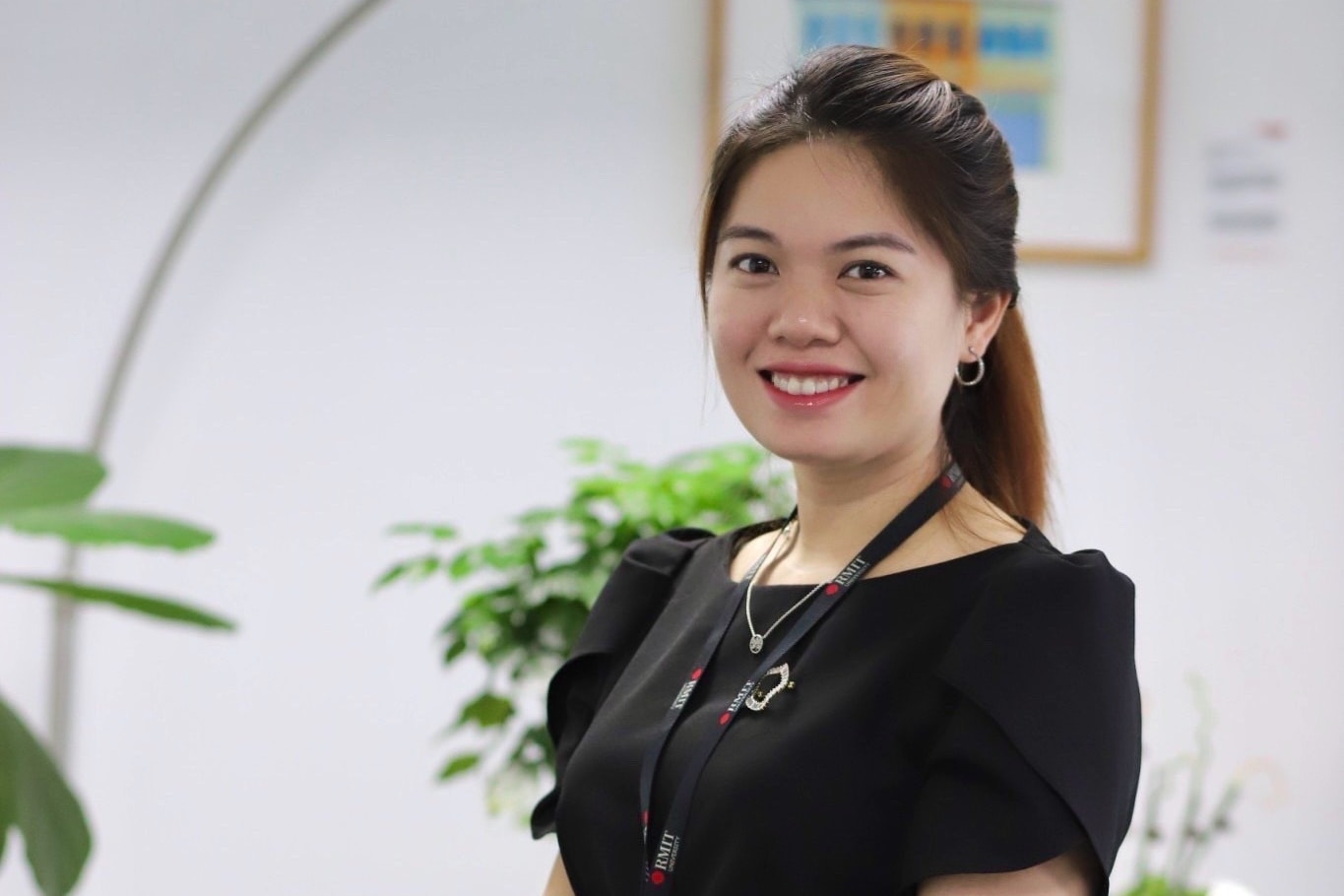 Hình 2 - TS Lê Hồng Hạnh