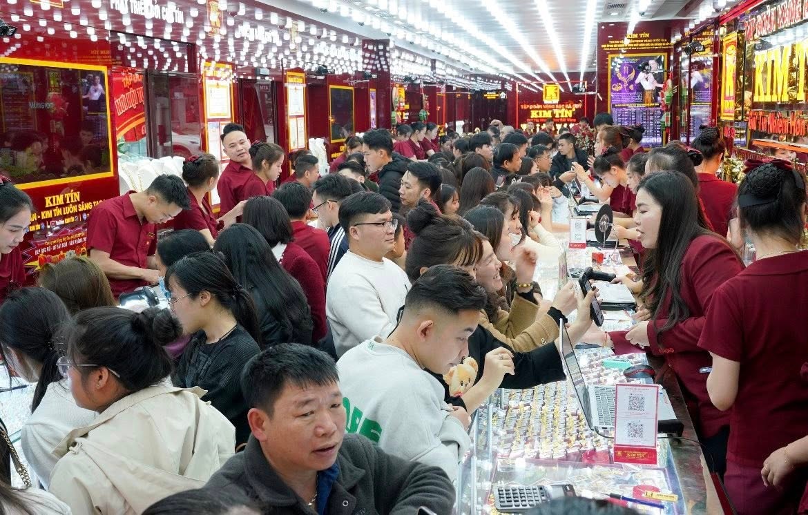 Mỹ-Israel tấn công Iran, giá vàng tuần tới sẽ tăng vọt?