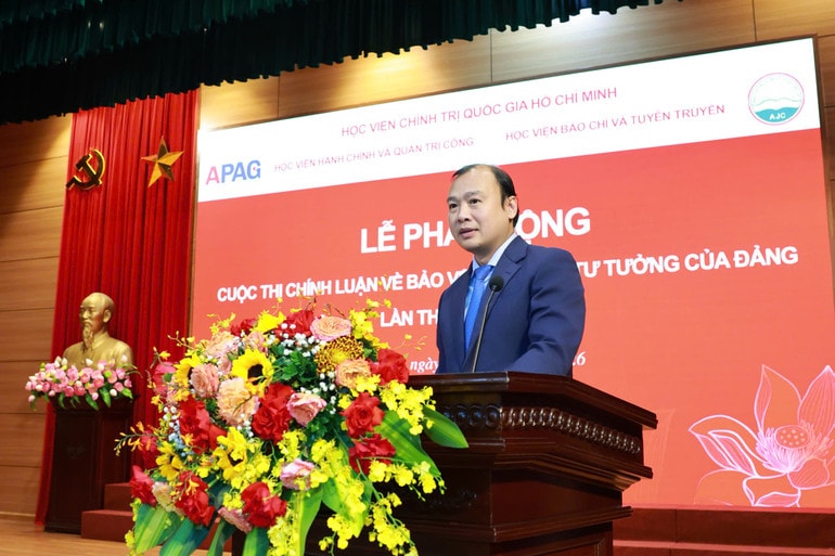 Phó Giáo sư, Tiến sĩ Lê Hải Bình, Ủy viên Trung ương Đảng, Phó Giám đốc Thường trực Học viện Chính trị quốc gia Hồ Chí Minh, Phó Trưởng ban Thường trực Ban Chỉ đạo 35 Học viện Chính trị Quốc gia Hồ Chí Minh phát biểu. z7616887180666-499775e1625a74aa83208669506e5dce.jpg