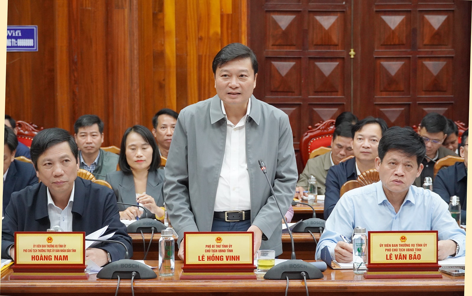 Đồng chí Lê Hồng Vinh, Phó Bí thư Tỉnh ủy, Chủ tịch UBND tỉnh phát biểu tại buổi làm việc