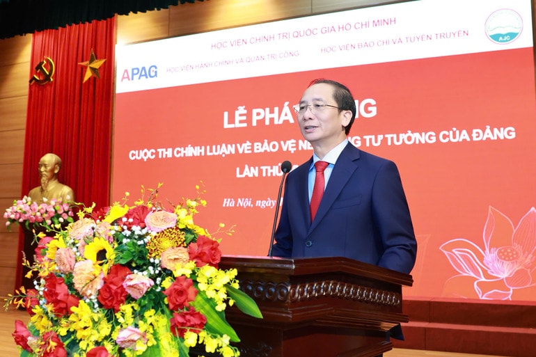 Phó Giáo sư, Tiến sĩ Nguyễn Bá Chiến, Bí thư Đảng ủy, Giám đốc Học viện Hành chính và Quản trị công phát biểu z7616897037561-5adb4a5ab52cf429ca019f04a09fc981.jpg