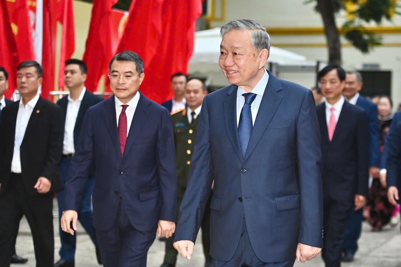 Tổng Bí thư Tô Lâm bỏ phiếu bầu cử đại biểu Quốc hội, HĐND các cấp tại phường Ba Đình, Hà Nội- Ảnh 2. Tổng Bí thư Tô Lâm bỏ phiếu bầu cử đại biểu Quốc hội, HĐND các cấp tại phường Ba Đình, Hà Nội- Ảnh 2.