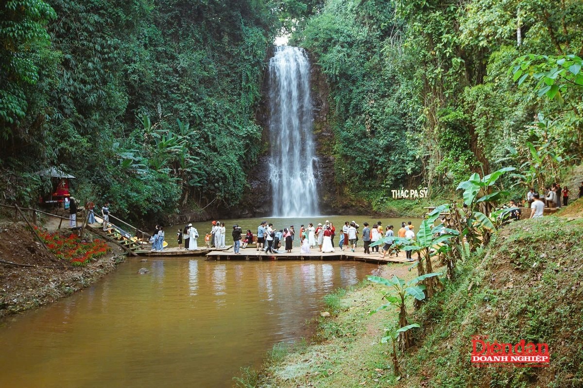 Quảng Ngãi kết nối không gian du lịch biển đảo với cao nguyên