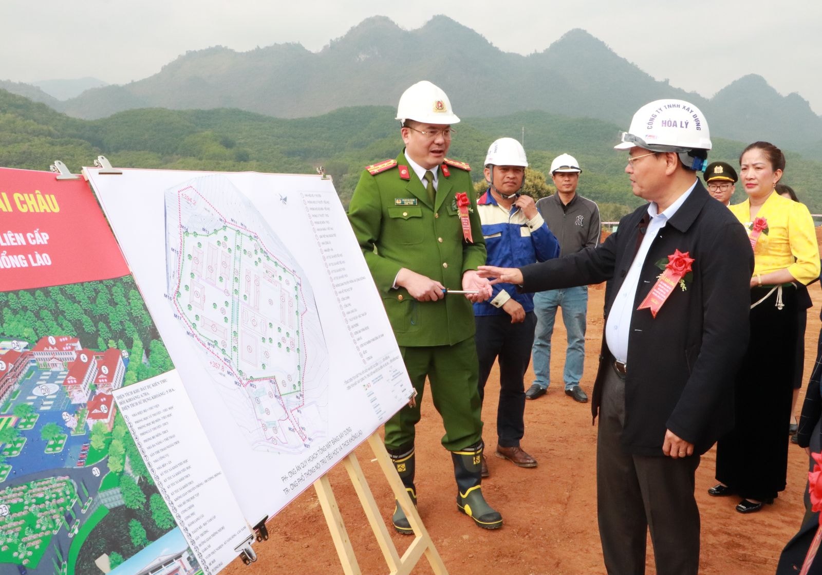 Bí thư Tỉnh ủy Lê Minh Ngân chỉ đạo các đơn vị làm tốt công tác phối hợp đẩy nhanh tiến độ thi công.