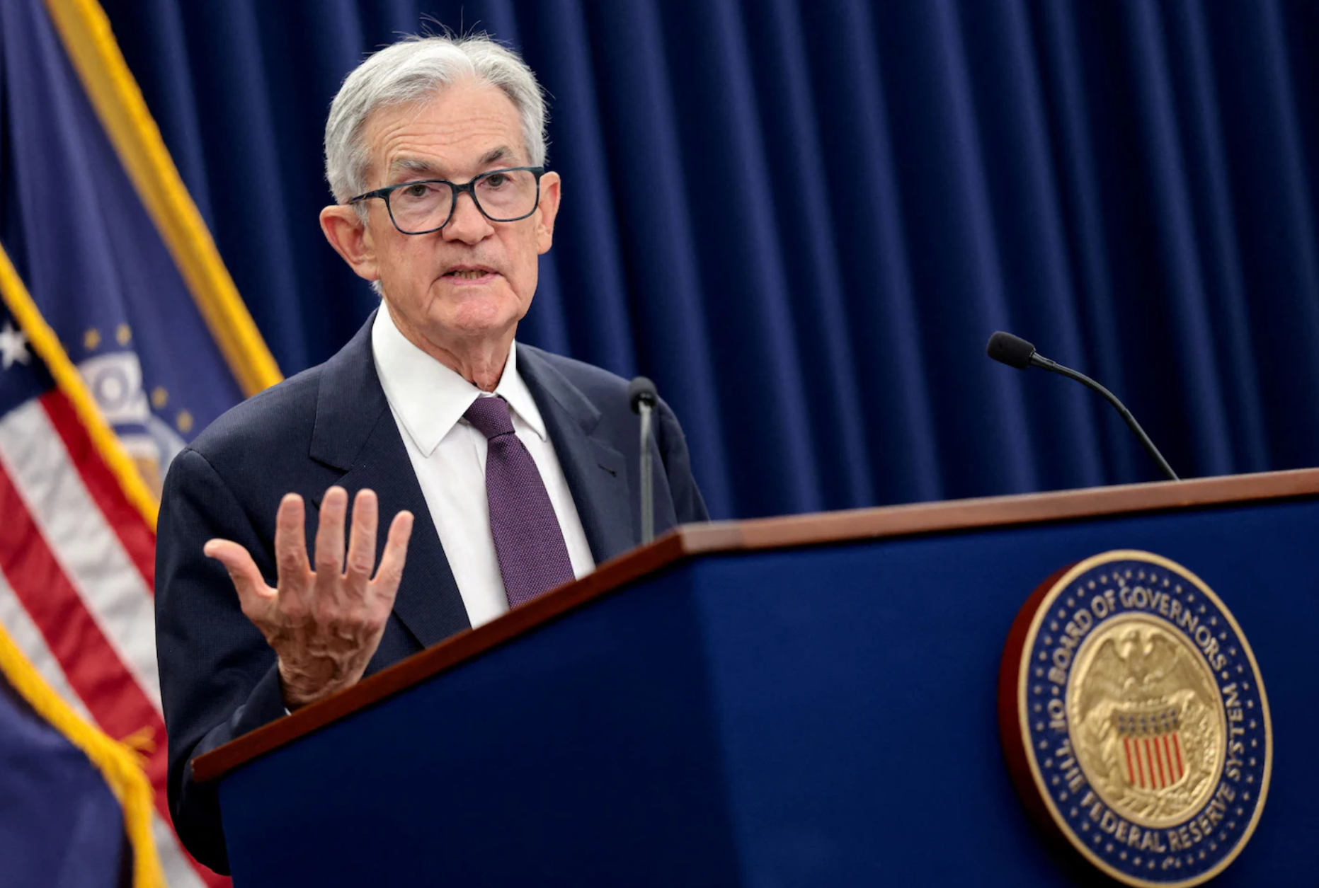 Fed giữ nguyên lãi suất, châu Á đối mặt 