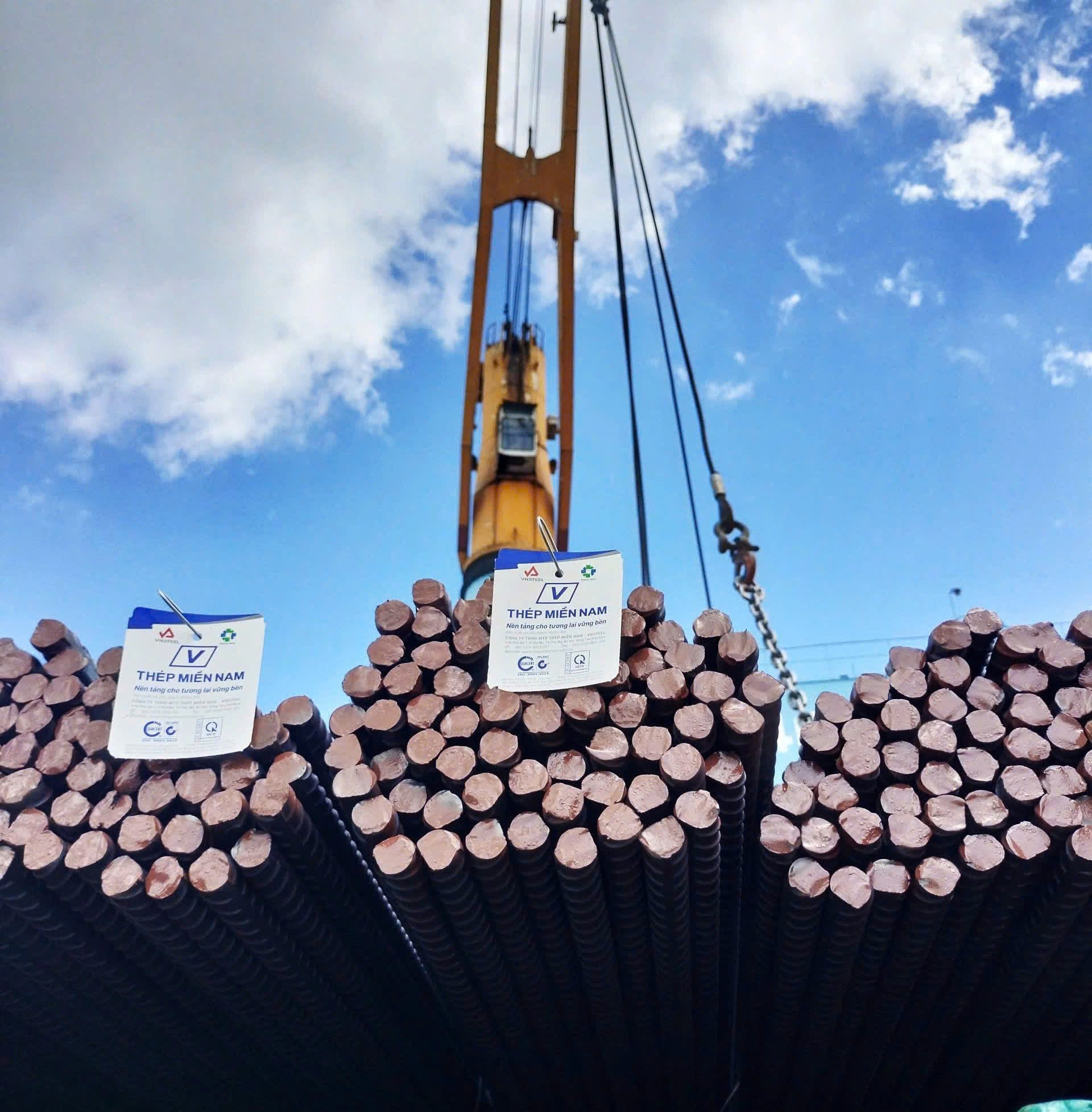 Sở hữu hệ thống cảng biển, Thép Miền Nam chủ động trong hoạt động logistics, tối ưu chi phí vận chuyển và nâng cao năng lực cạnh tranh (Ảnh Thép Miền Nam)