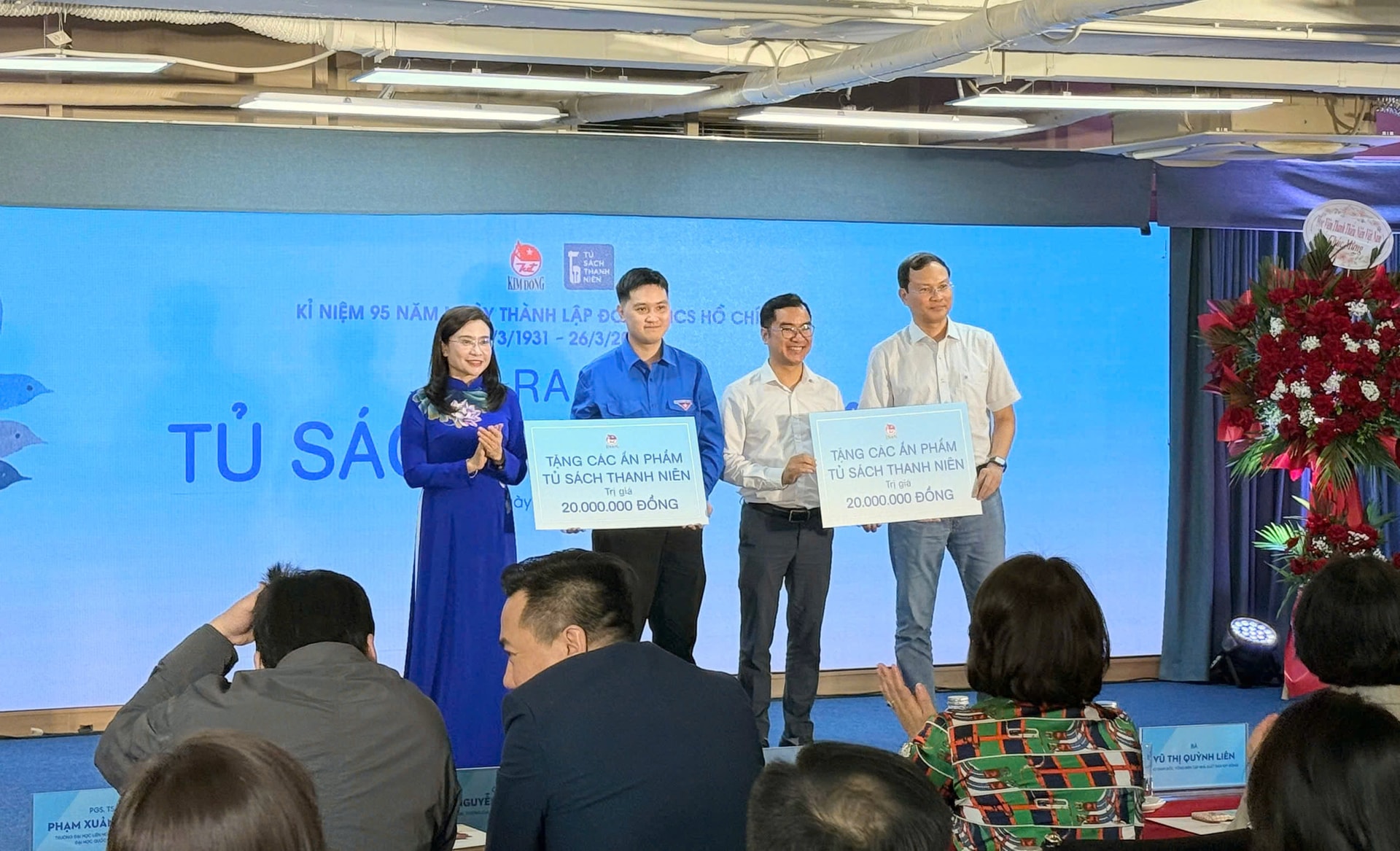 ảnh tủ sách (2)