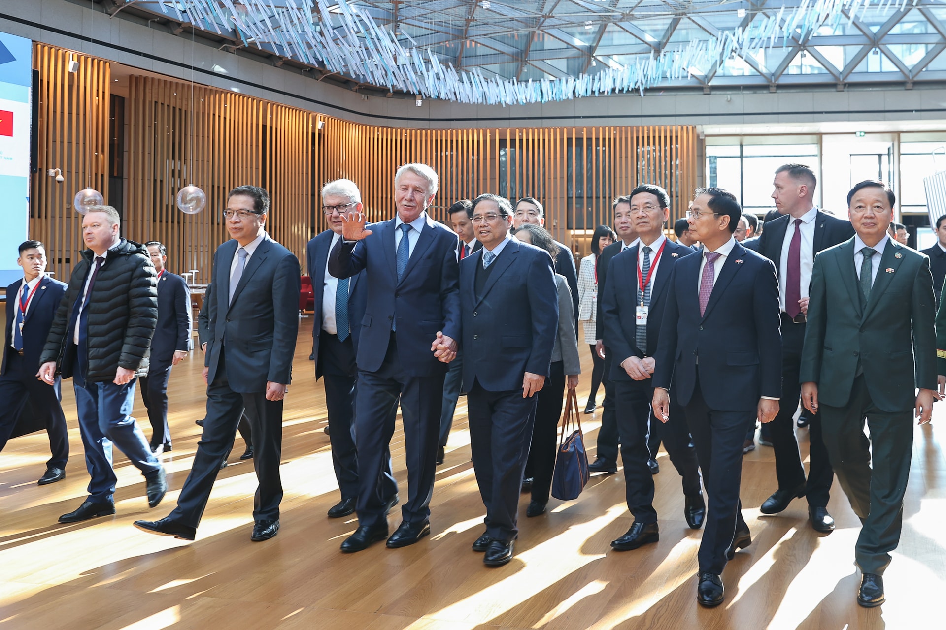 Thủ tướng thăm tập đoàn khí đốt hàng đầu của Nga, thúc đẩy các dự án LNG lớn tại Việt Nam- Ảnh 1. Thủ tướng thăm tập đoàn khí đốt hàng đầu của Nga, thúc đẩy các dự án LNG lớn tại Việt Nam- Ảnh 1.