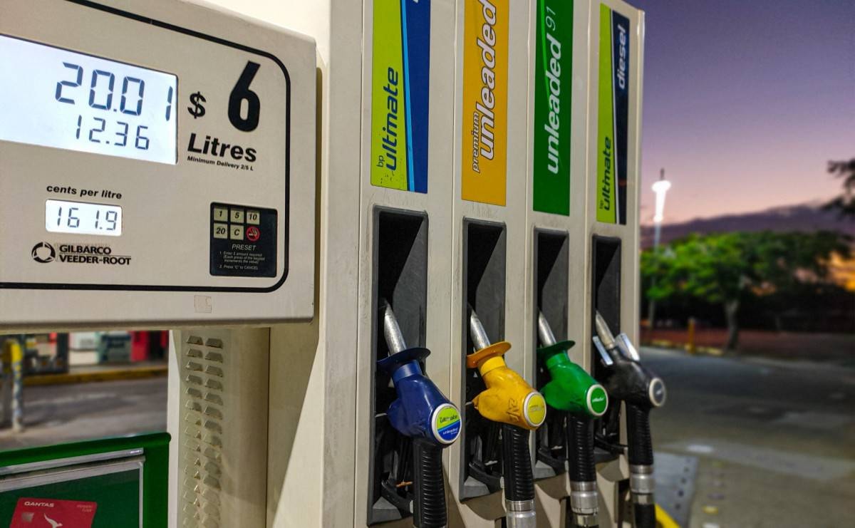 hình ảnh minh họa về giá xăng dầu (2)