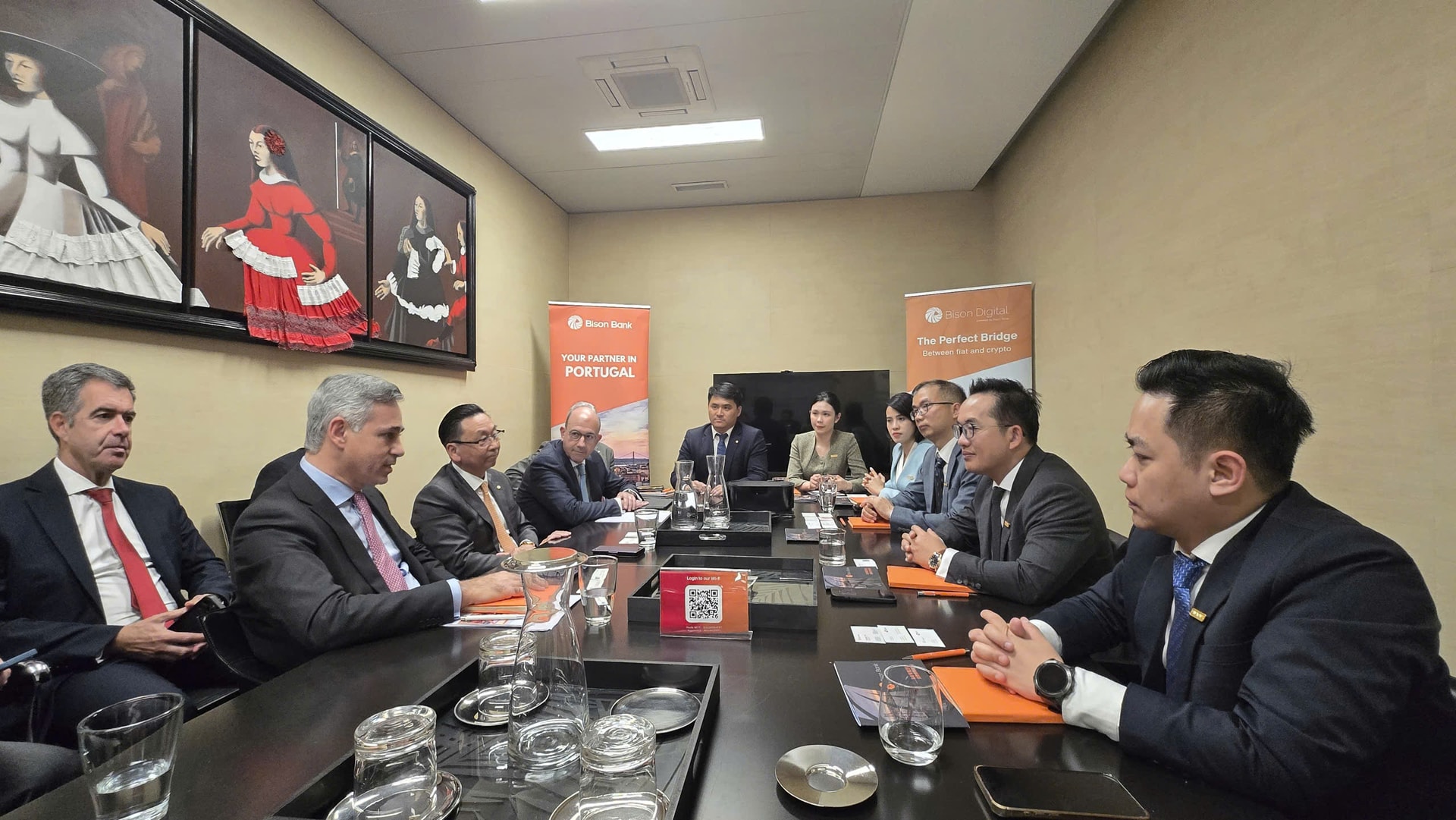 Hình 4 - Bison bank