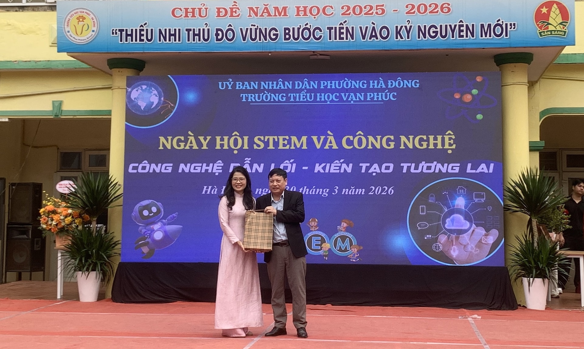 ảnh tiểu học vạn phúc1 