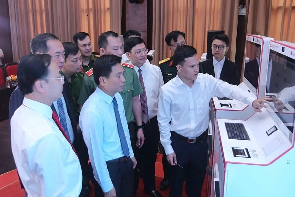 Thanh Hóa ra mắt mô hình thí điểm Kiosk thông minh, cấp bản sao số tài liệu điện tử