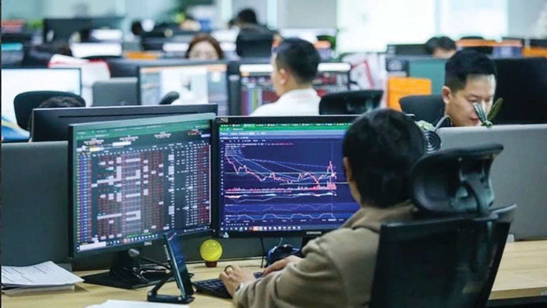 thi-truong-chung-khoan.jpg