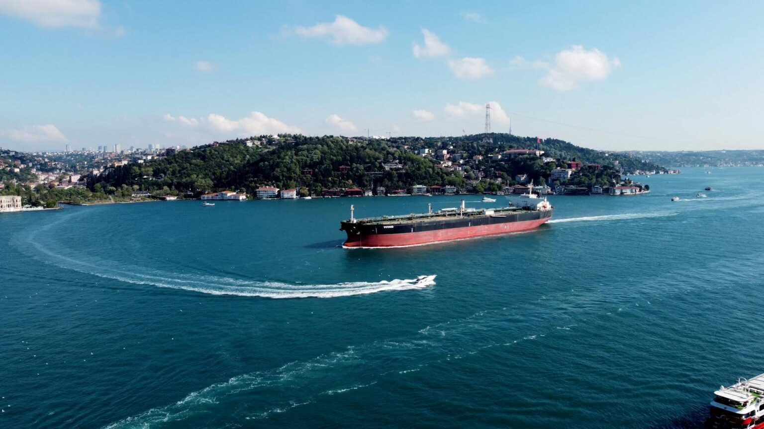 Cơ chế kiểm soát tàu qua eo biển Hormuz diễn ra thế nào?