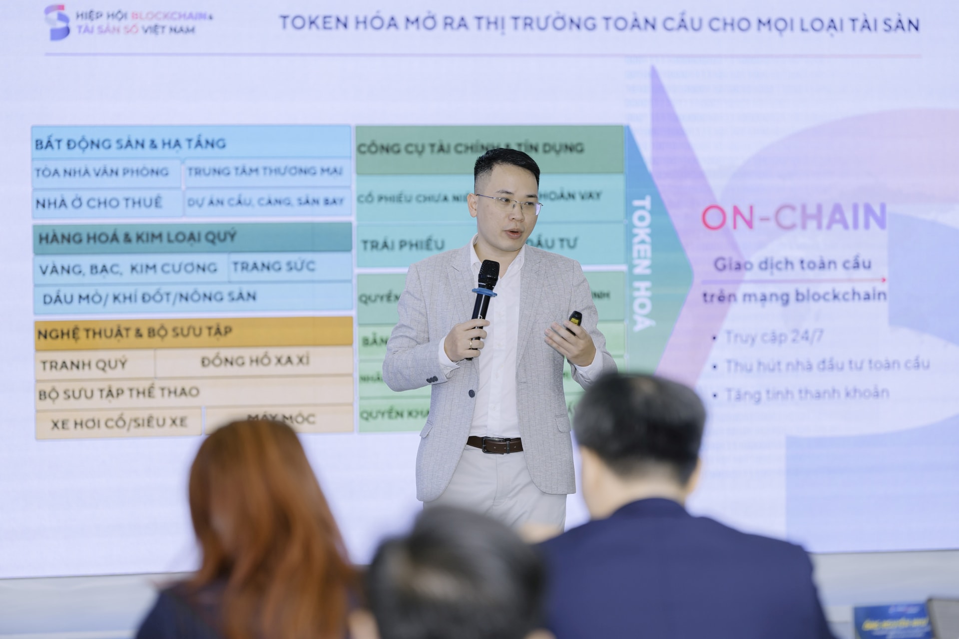 Ông Nghiêm Minh Hoàng(1)