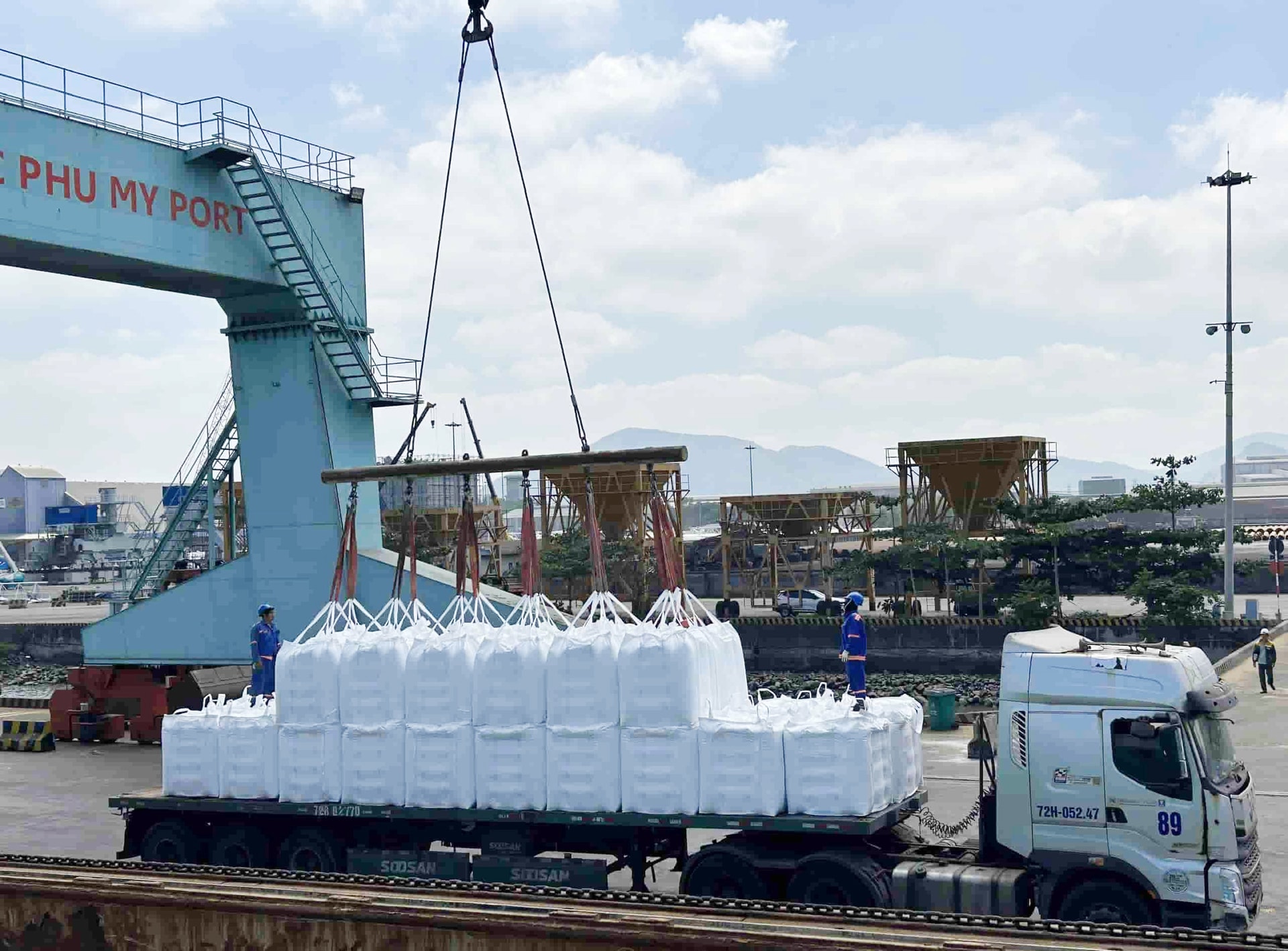 Phú Mỹ đẩy mạnh xuất khẩu ure kỹ thuật, tận dụng cơ hội giá thế giới tăng cao (3)