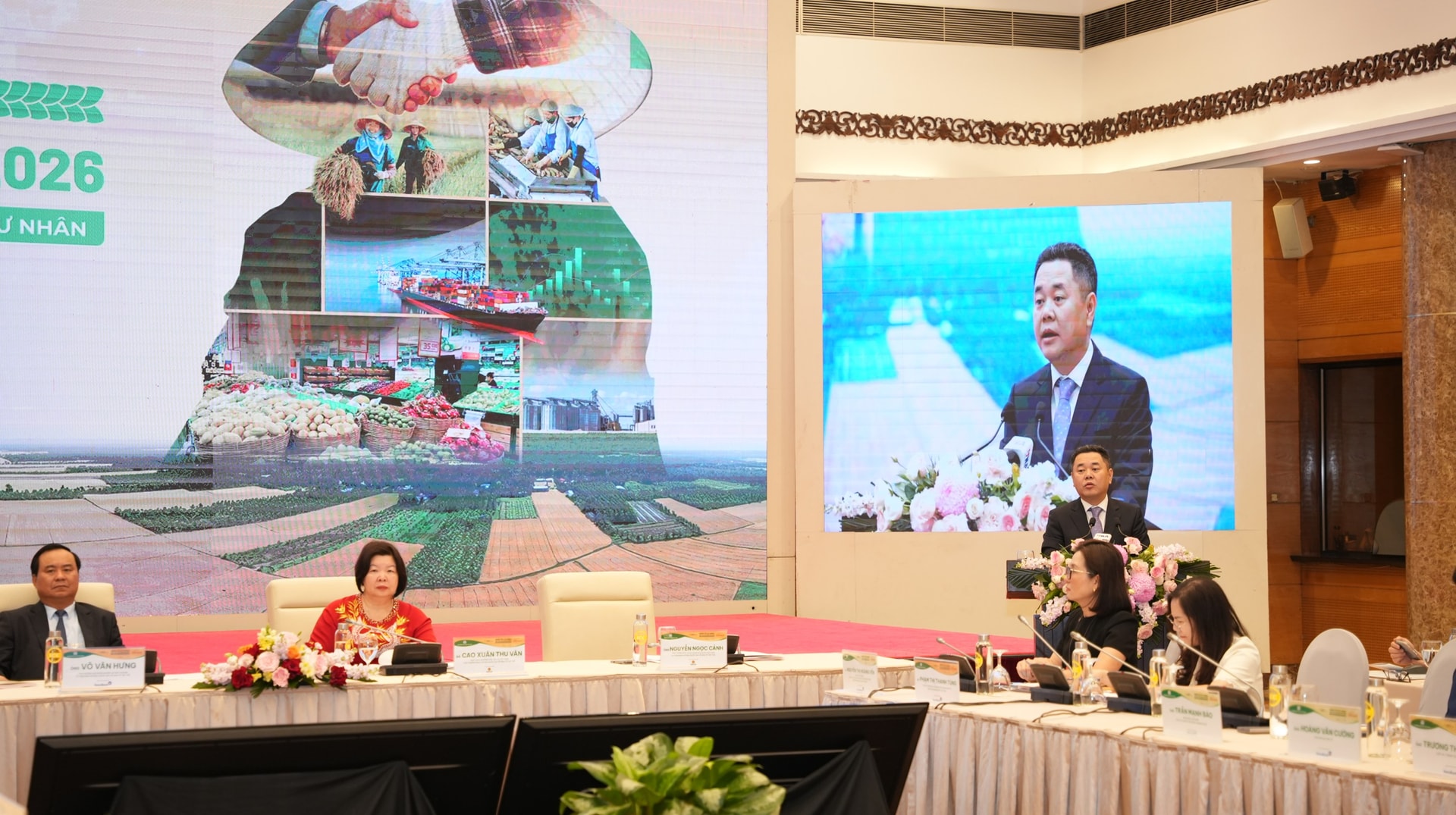 01 ảnh NHNN tham luận