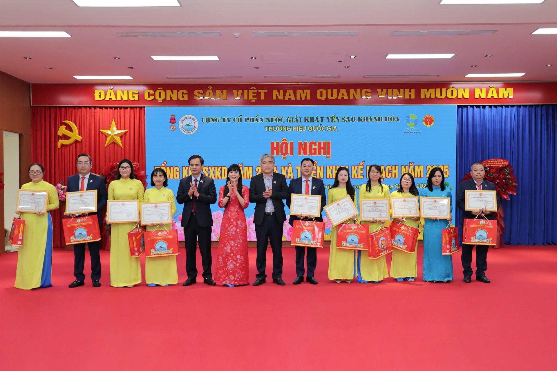 Hội nghị SXKD_khen thưởng NLĐ_2