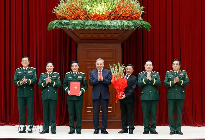 Tổng Bí thư, Chủ tịch nước Tô Lâm chủ trì Hội nghị công bố các Quyết định về công tác cán bộ- Ảnh 2.