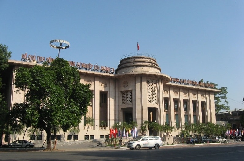 Ngân hàng Nhà nước vừa Điều chỉnh chỉ tiêu tăng trưởng tín dụng và thông tin các giải pháp điều hành CSTT. Ảnh: Trụ sở Ngân hàng Nhà nước Việt Nam