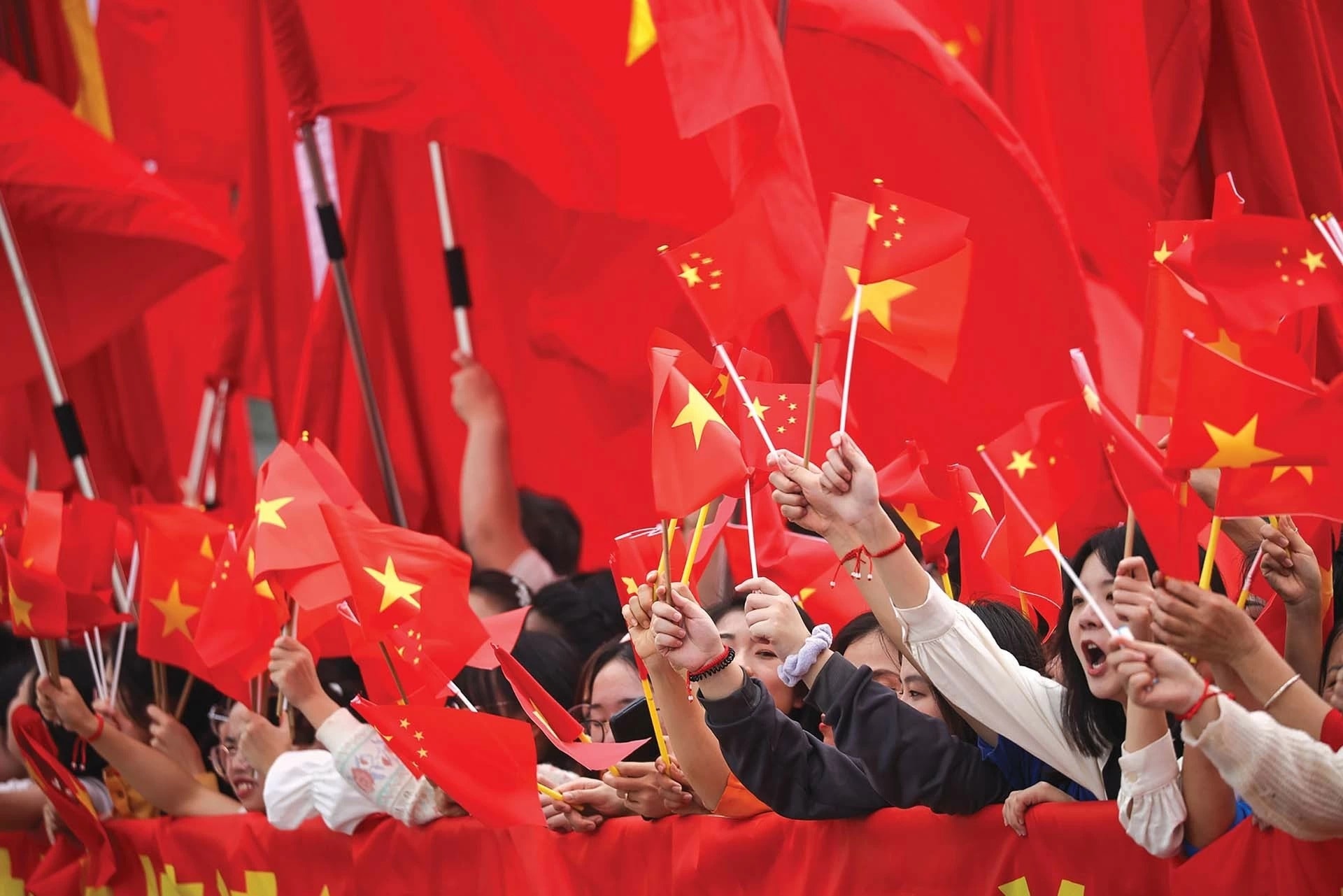 PROMOTING THE TRADITION OF VIETNAM-CHINA FRIENDSHIP, ELEVATING STRATEGIC CONNECTIONS IN THE NEW DEVELOPMENT PHASE - Photo 2. PROMOTING THE TRADITION OF VIETNAM-CHINA FRIENDSHIP, ELEVATING STRATEGIC CONNECTIONS IN THE NEW DEVELOPMENT PHASE - Photo 2.