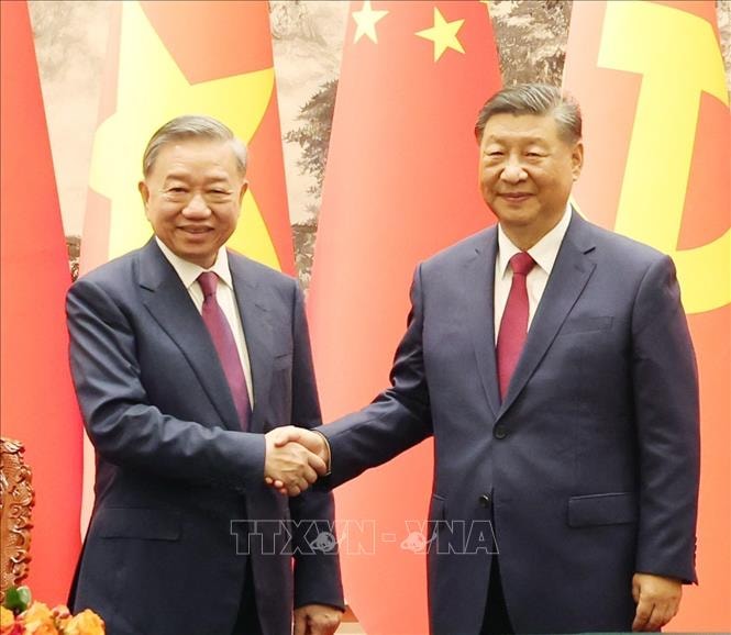PROMOTING THE TRADITION OF VIETNAM-CHINA FRIENDSHIP, ELEVATING STRATEGIC CONNECTIONS IN THE NEW DEVELOPMENT PHASE - Photo 1. PROMOTING THE TRADITION OF VIETNAM-CHINA FRIENDSHIP, ELEVATING STRATEGIC CONNECTIONS IN THE NEW DEVELOPMENT PHASE - Photo 1.