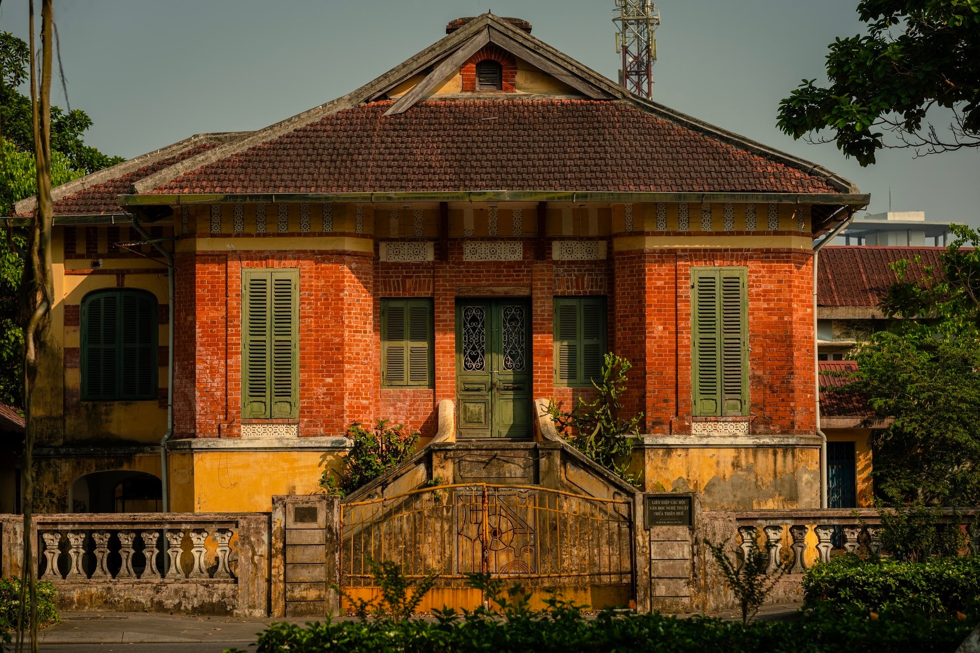 Biet thu Phap co anh 2