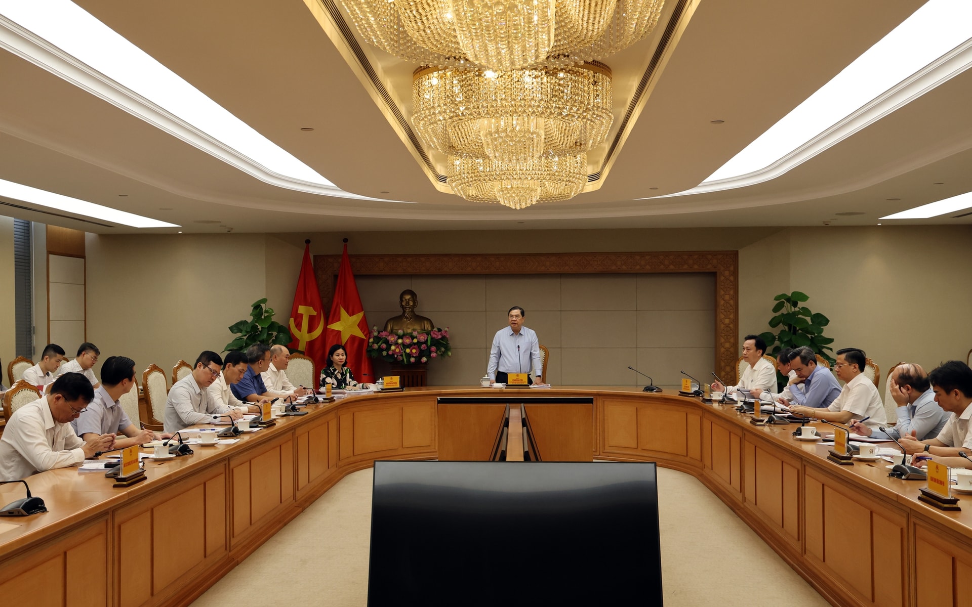 Rà soát, kiện toàn bộ máy tham mưu, giúp việc của Đảng ủy Chính phủ- Ảnh 4.