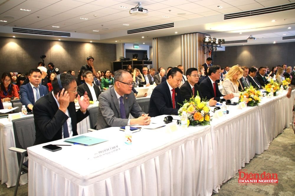 Các đại biểu hai nước tham dự Diễn đàn - Ảnh: Đình Đại.