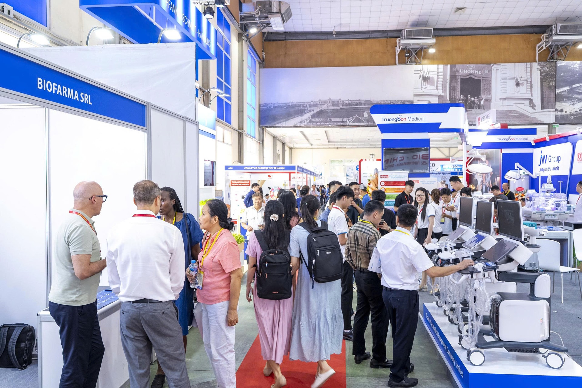 hình ảnh về triển lãm (2)