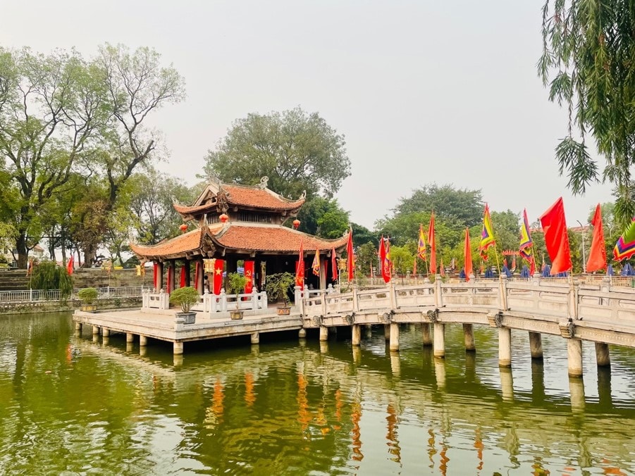 ảnh đền Hát Môn 2.png