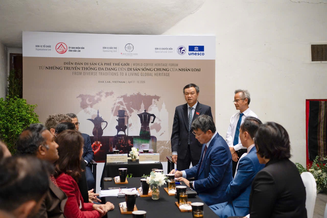 Hình 3 - Ông Đào Mỹ - Tỉnh ủy viên, Phó chủ tịch UBND tỉnh Đắk Lắk đã gặp gỡ