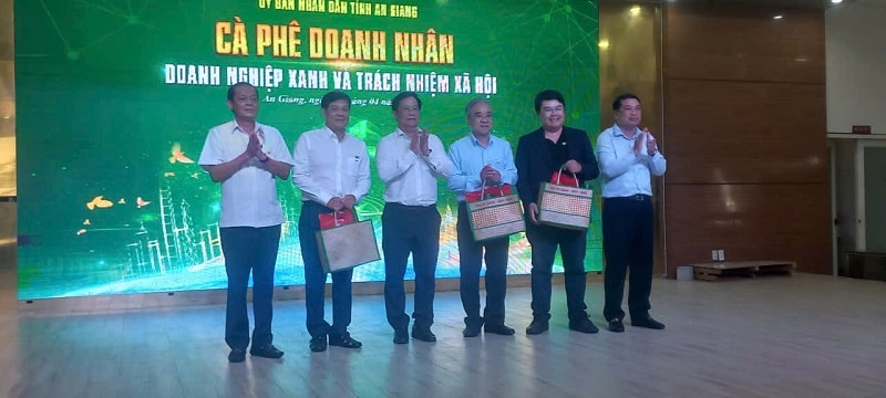 gen-n-Ca phe doanh nhan (1)