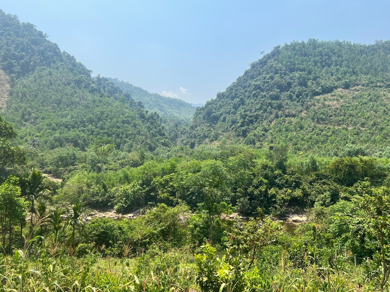 Phát triển các khu du lịch gắn sinh thái với bảo vệ môi trường khiến diện mạo đô thị phía Tây Bắc thành phố Đà Nẵng luôn xanh, sạch, đẹp trong lòng du khách. 