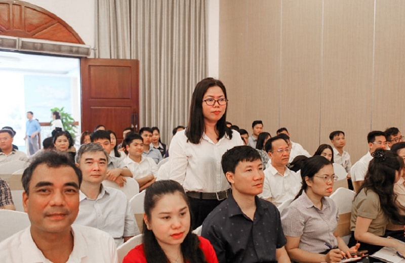 hoi-nghi-tap-huan-luat-dat-dai-nam-2024-va-cac-van-ban-huong-1783.jpg