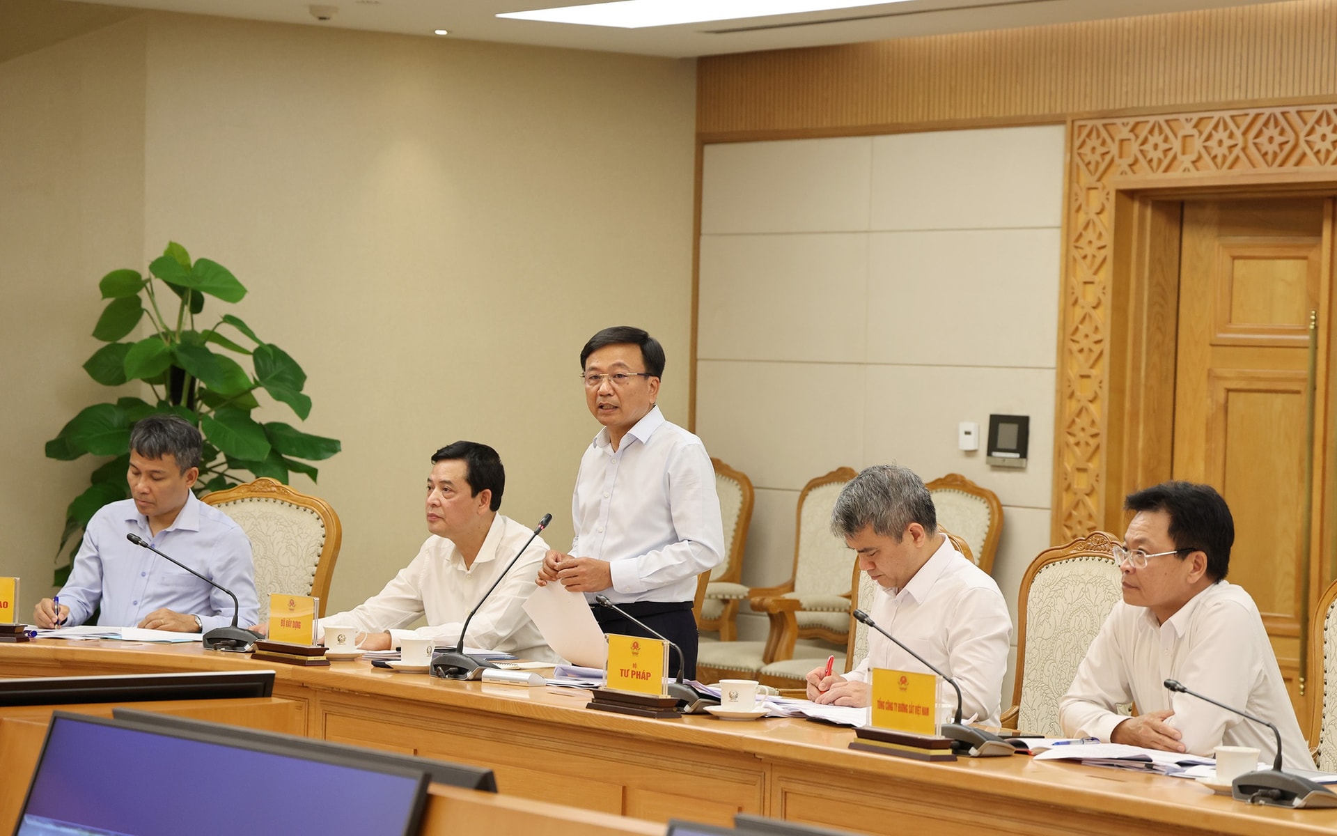 Phó Thủ tướng Thường trực Phạm Gia Túc: Triển khai hiệu quả nhất các dự án đường sắt, góp phần tăng trưởng 2 con số- Ảnh 4.