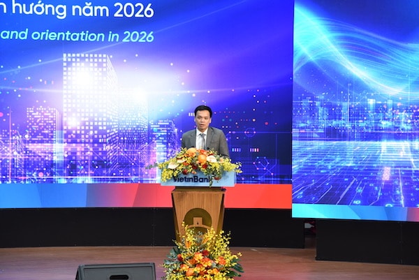 Ông Nguyễn Trần Mạnh Trung - Phó Bí thư Đảng ủy, Tổng Giám đốc VietinBank trình bày kế hoạch kinh doanh năm 2026