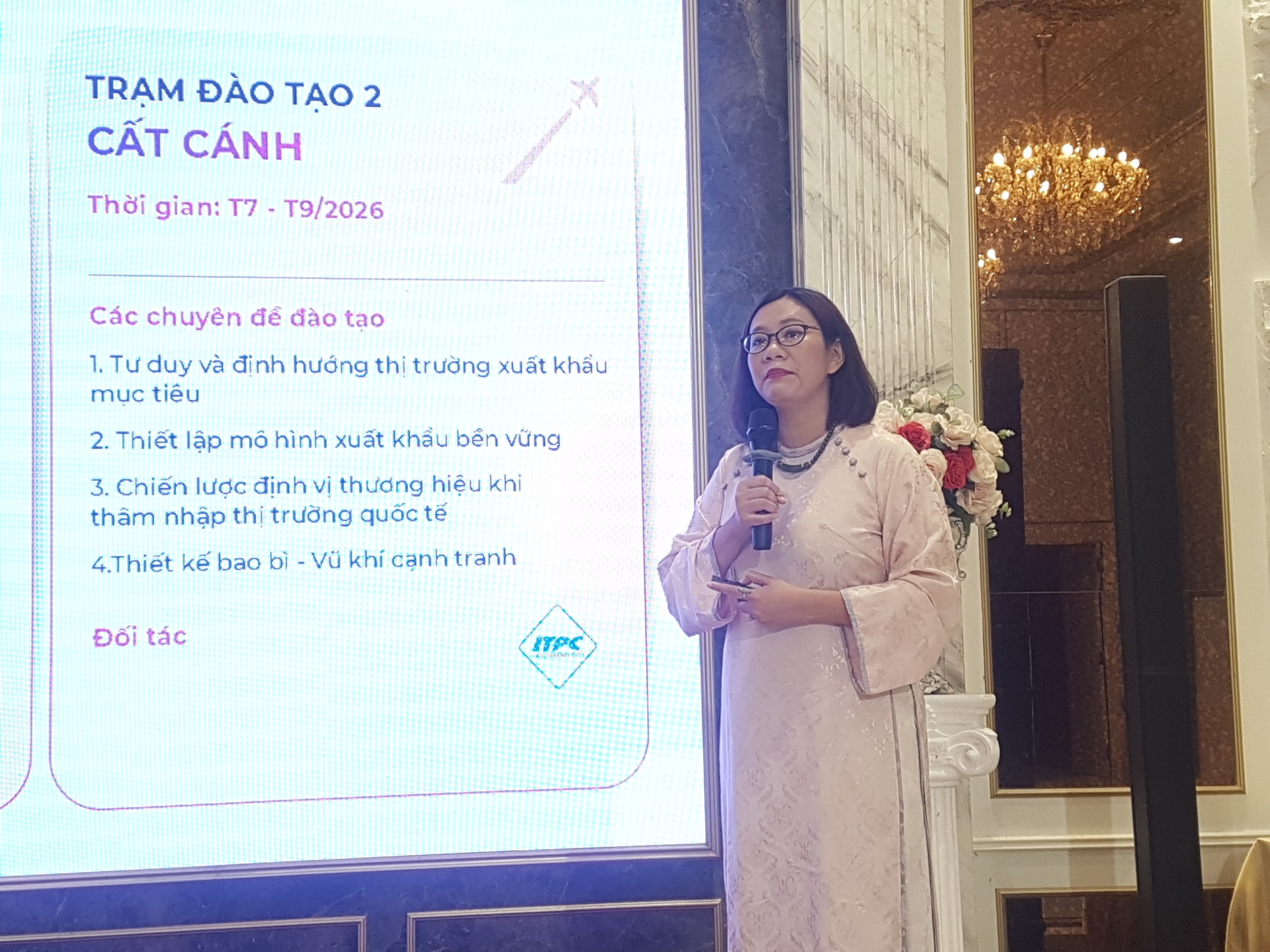 Lời giải cho bài toán tối ưu chi phí vận hành thương mại điện tử