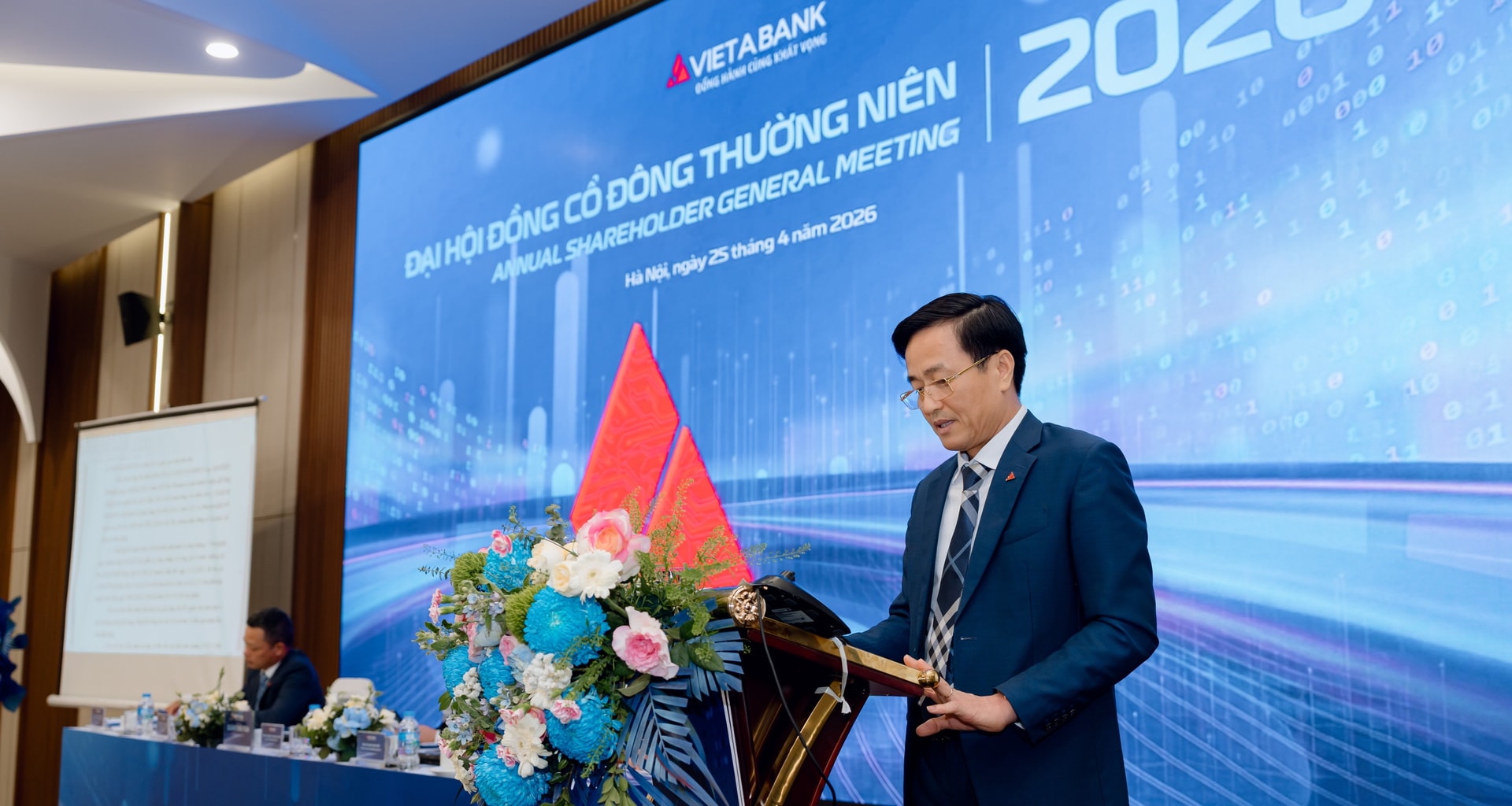 Thành viên HĐQT - Tổng giám đốc Nguyễn Văn Trọng phát biểu tại Đại hội