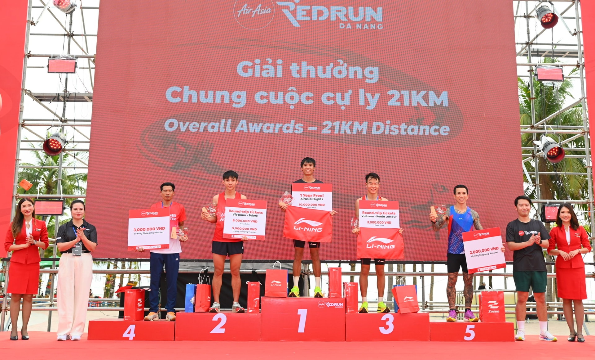 ảnh 01 Trao giải 21km