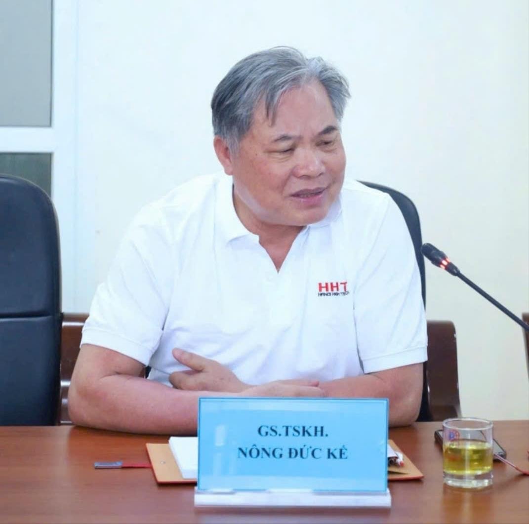 ảnh tại trường HHT (2)